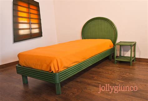 Scegli una testata letto per decorare la tua camera e ordinala online. Produzione di letti in rattan midollino,giunco,vimini.