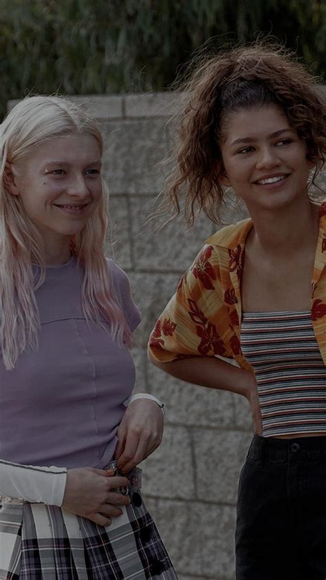 Jules Rue Euphoria Outfits How The Costumes On Euphoria Spell The
