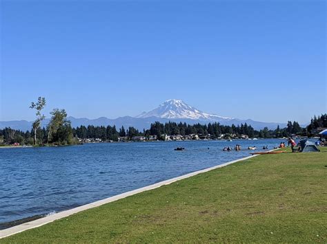 Tapps Lake Offers A Really Good View Of Mt Rainier Seattlewa