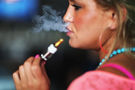 Fda Looking To Move Smokers Toward E Cigarettes Nbc News