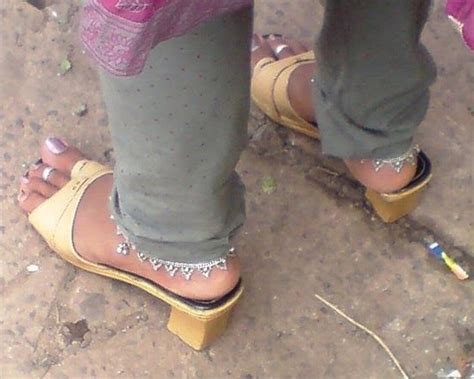 Anklet Lovers Desi Aunty Hot Anklets