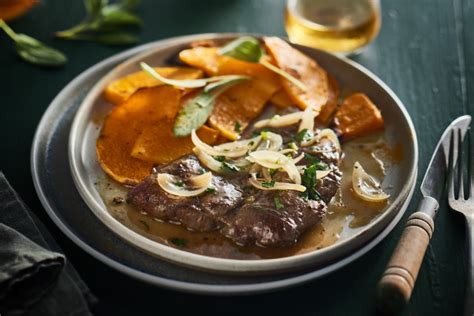 Foie de génisse aux oignons et au cidre