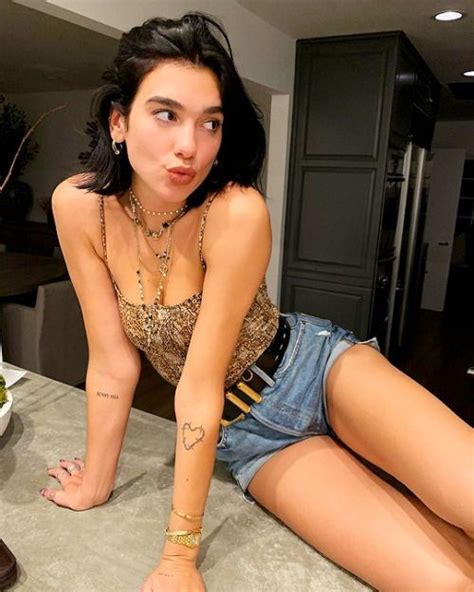 Dua Lipa Random Pics On Twitter Dua Lipa You Re Breathtaking