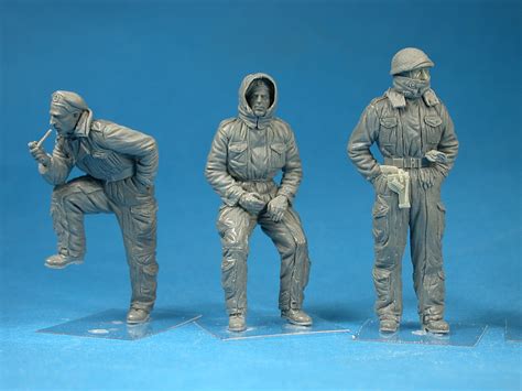 Miniart 35121 British Tank Crew Winter Uniform