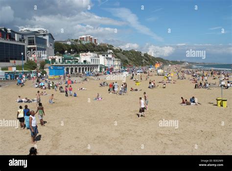 Crowded Seaside Beach Resort The Seafront At Bournemouth Southern