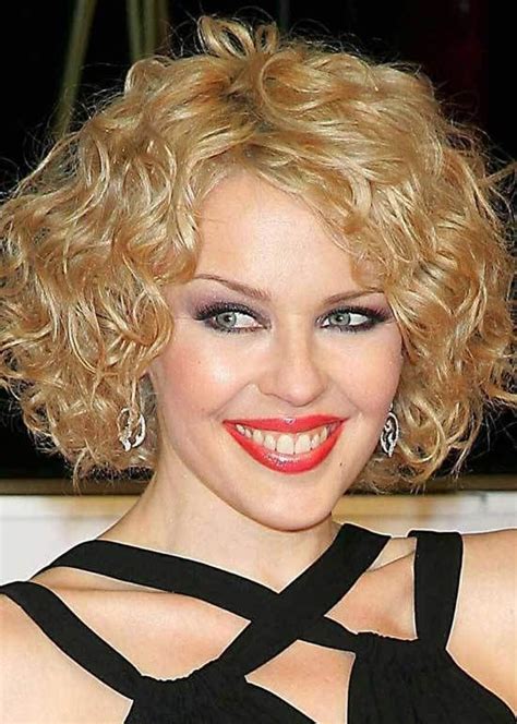 We talked to the celebrity colorists behind the sky blue trend to get tips on how to copy. Pin on Permed Short Hair