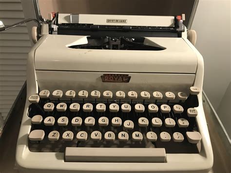 Need Help Identifying Royal Typewriterpossibly 1958 Rtypewriters