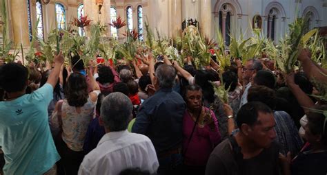 Ica Masivo Fervor Religioso Por El Domingo De Ramos En La Iglesia Del