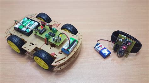 Joaca Auzi de la Luminance robot controlled by hand gestures aburi Ştergere Pronume