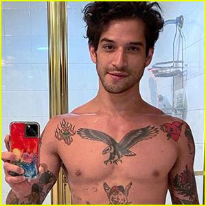 Tyler Posey Poses In His Underwear In A Mirror Selfie Shirtless
