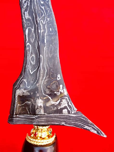 Yang konon dengan keris tamingsari yang diperoleh dari. Keris Jaran Goyang Yang Asli Bertuah Ampuh