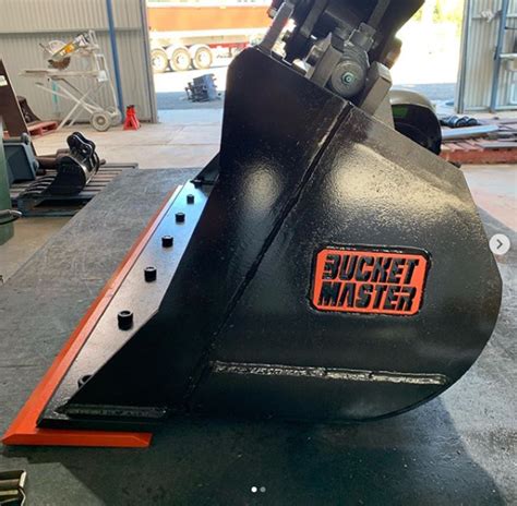 Bucketmaster Earthmoving Buckets Attachments Parts And Accesories
