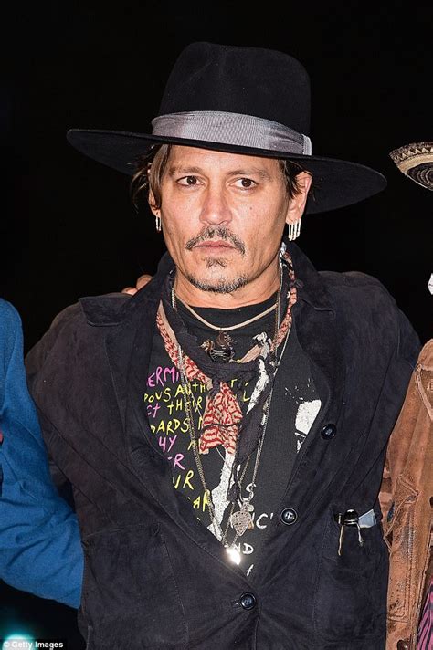 Johnny Depp Appears While Sporting Full Twenties Garb Daily Mail Online