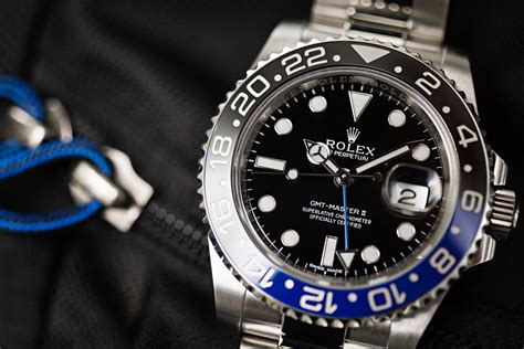 With wimbledon around the corner, rolex has added a new section to their official website featuring roger federer recounting his roger federer holding his trophy at wimbledon 2009 (photo: What Rolex Watches Does Roger Federer Wear? - peRFect Tennis