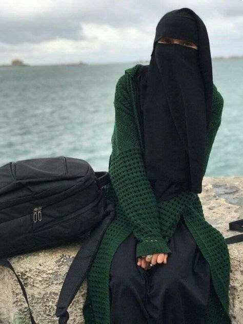 Pin By Amatullah Abdullah On Niqabi Love Street Hijab Fashion Hijab Fashion Muslim Women