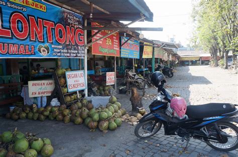 Lontong kupang atau kupang lontong adalah nama makanan khas daerah jawa timur. Kupang Lontong Sidoarjo: Nikmat dan Murah Meriah | DOYAN ...
