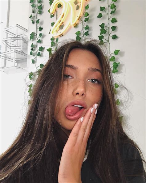 Hannah Meloche On Instagram Sometimes They Call Me Hannah