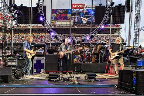 Grateful Dead See Beautiful Onstage Photos From Summer Shows Rolling