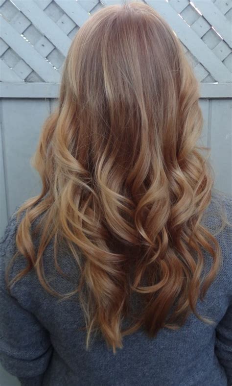 Et il s'est même attribué un surnom. La couleur blond foncé parfait pour cette été et automne