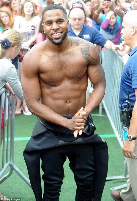 jason derulo strips off during 4th of july good morning america performance daily mail online