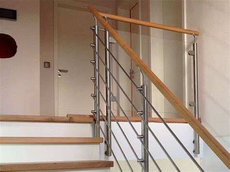 Das treppengeländer aus holz eignet sich sehr gut für rustikale treppen. Metallbau Kliewer | Innengeländer mit Holzhandlauf