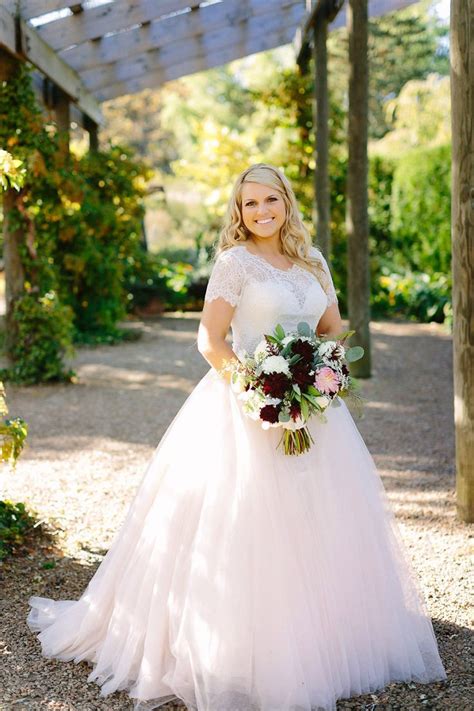 Looking for the wedding dress of your dreams? Traditional Royal Fox Country Club Fall Wedding | Peplum ...