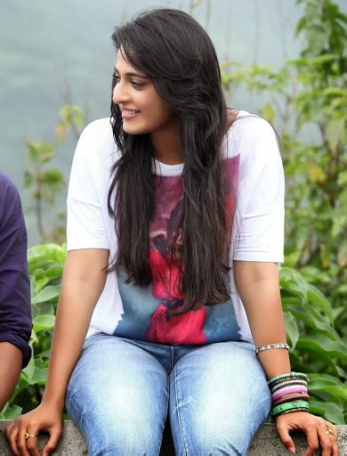 Bollywood Masala 24 7 Anushka Shetty Pictures In Jeans