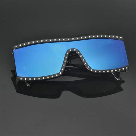 Mincl Rivet Luxury Sunglasses Women Brand Designer Rimless Oversized