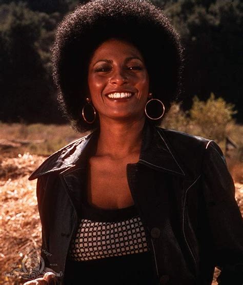 Stunning Photos Of Pam Grier In The S Vintage Everyday