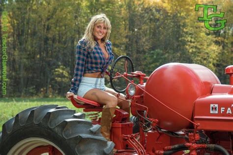 Farmall Tractors Tractor Glamour With Images Tractors Farmall