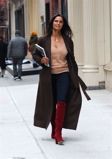 Padma Lakshmis Pokies In Nyc 24 Photos Thefappening