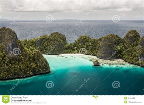 Tropical Limestone Islands Stock Image Image Of Conservation 41004329