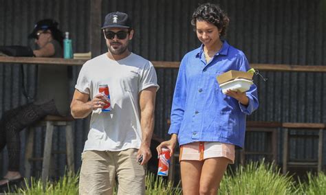 Zac Efron Y Vanessa Valladares Terminaron Su Relación Cromos