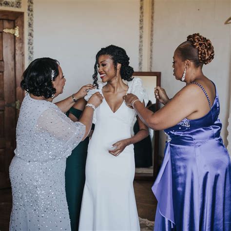29 Touching Mother Of The Bride Photo Ideas