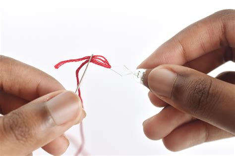 How To Thread An Embroidery Needle