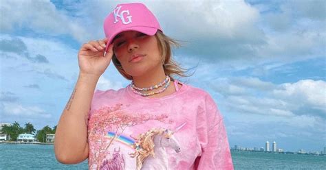 Karol g comes through with yet another single titled bichota. VIDEO: Es la sensación, Karol G modela en Instagram ...