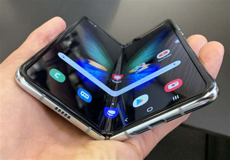 Samsungs Folding Phone Hits The Us 77 Wabc Radio