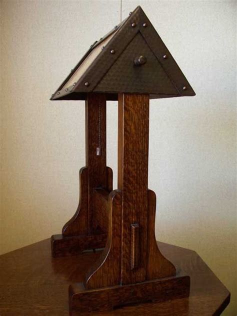 Arts And Crafts Stickley Reproduction Style Table Lamp Of Stained