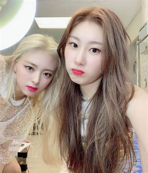 Pin By Blacktwice On Itzy Itzy Instagram Update Korean Girl Groups