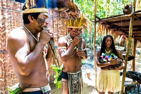 Cómo viven las TRIBUS del AMAZONAS descúbrelo aquí