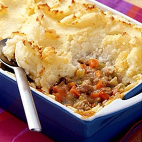 Put the mince into an ovenproof dish, top with the mash and ruffle with a fork. WW Shepherd's Pie Recipe | Recipe | Recipes, Food, No calorie foods