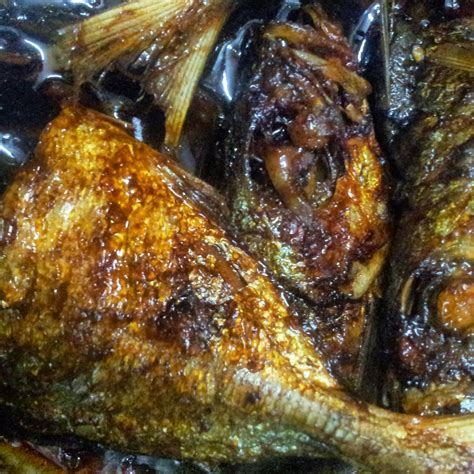 Kamu bisa mencoba resep kulit ikan salmon dengan cabai garam berikut kreasi chef afifudin dari hotel tentrem yogyakarta. Cerita Yna: Resepi Ikan Goreng Masak Balik Dengan Kicap