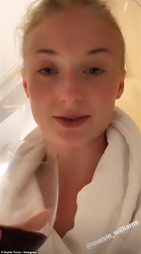 Game Of Thrones Star Sophie Turner Makes Crude Joke About Bff Maisie