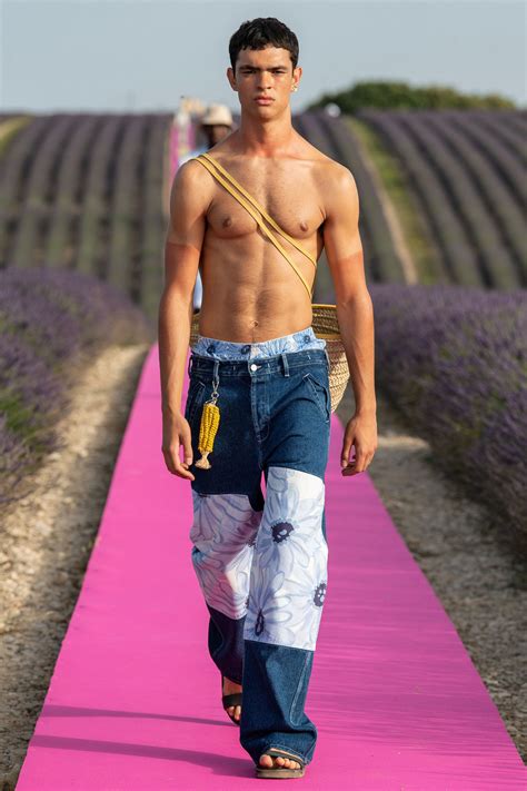 Check spelling or type a new query. Jacquemus Spring 2020 Ready-to-Wear Fashion Show | Summer ...
