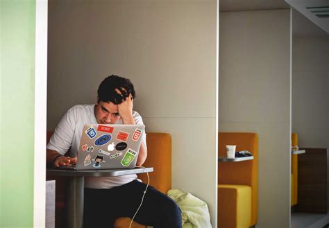 Overworked Employees 7 Signs And What You Should Do