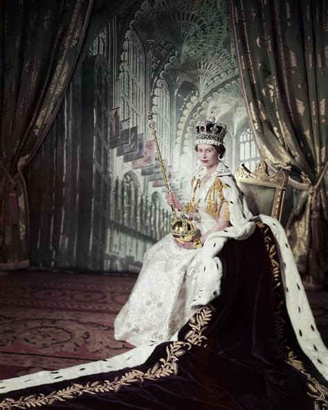 Elizabeth Ii La Reina Incombustible Cumple 94 Años En Medio De Otra Crisis