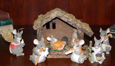 Charming Tails Nativity Consisting Of Angel Of Light Squashville
