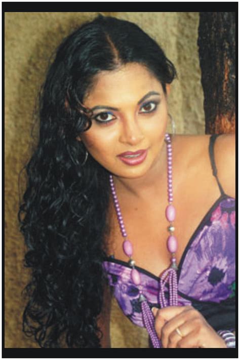 Sri Lankan Actress And Models Himali Sayurangi