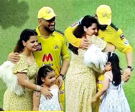 Ms Dhoni And Wife Sakshi Dhoni Are Expecting Their Second Child Fans