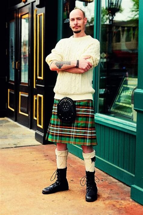 He Can Carry A Kilt Quite Well Kilt Outfits Scottish Clothing Men